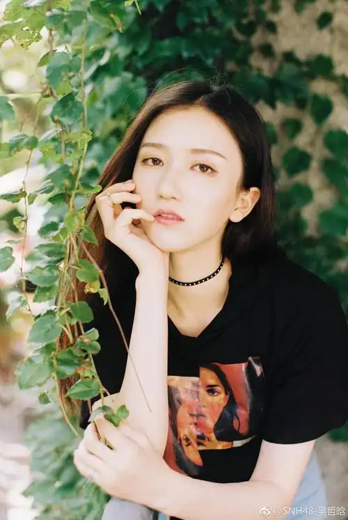 个人写真吴哲晗in户外