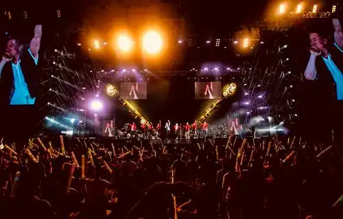 杨坤惊艳开唱南京 实力强劲引爆全场_演唱会