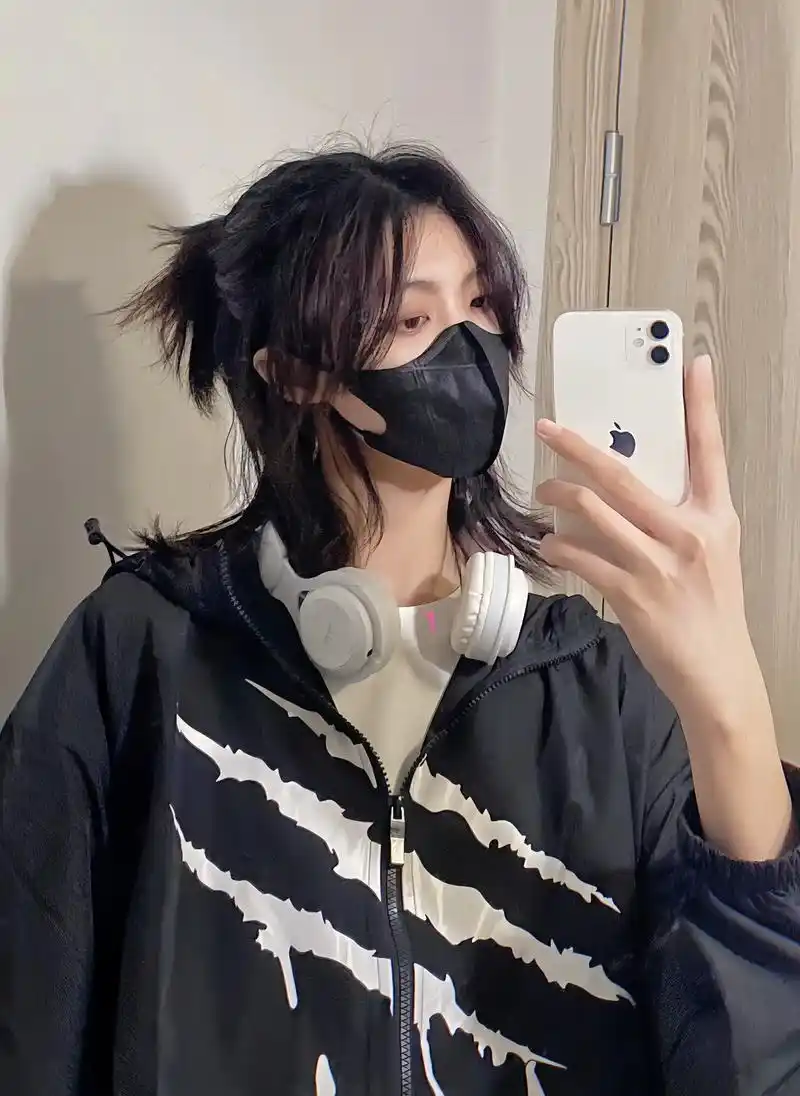 狼尾鲻鱼头发型,也太适合中发和中长发的姐妹扎啦,甜酷十足,艾 - 抖音