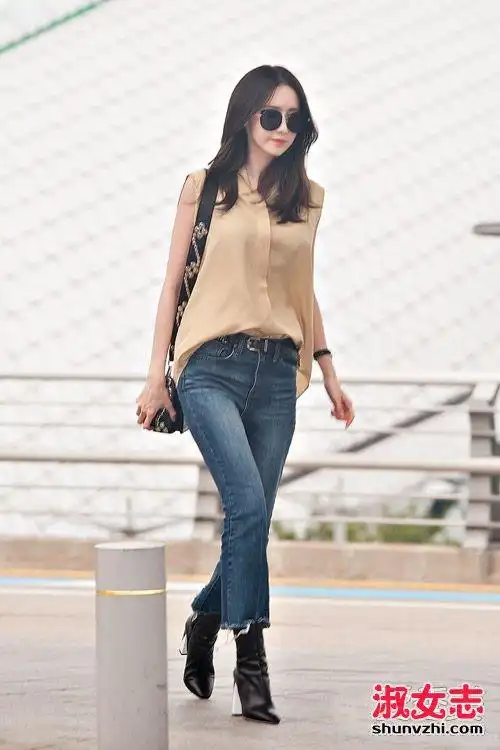 2016最新韩国女明星街拍清新少女风