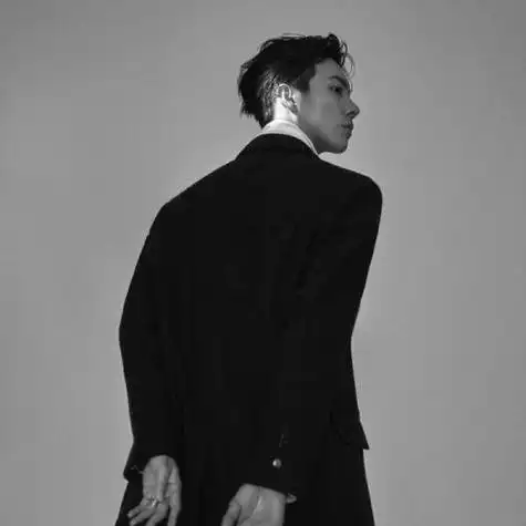 霸气男生头像高清冷酷黑色系时光让爱笑的人哭了