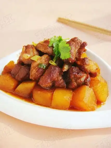 南瓜焖排骨的做法_南瓜焖排骨怎么做_家常菜-健康饮食网