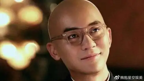 当跑男剃光头郑恺像五阿哥李晨变高冷看到陈赫笑出猪叫