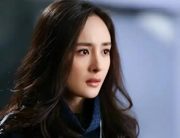 流量女王杨幂黑红之间早已沦陷