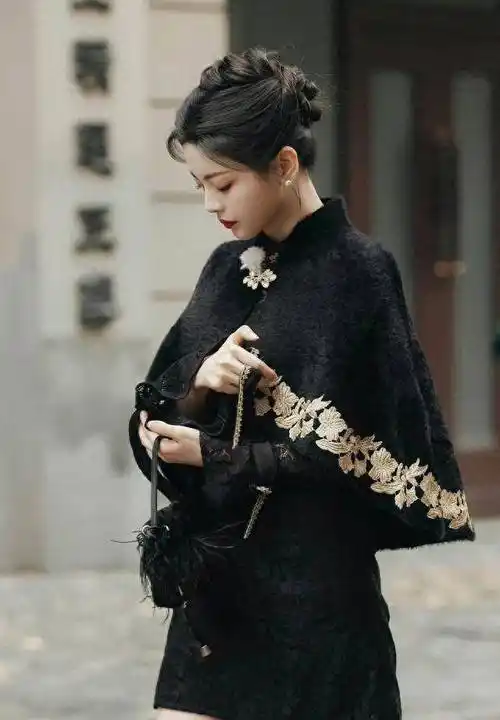 杨超越的气质一般人真比不了,穿简单的旗袍也似富家千金_风格_传统