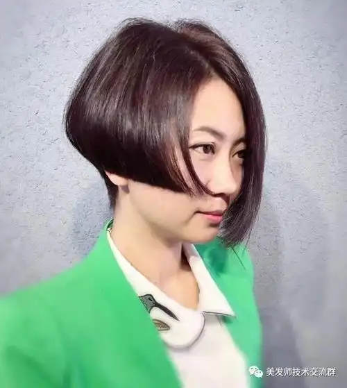 今年流行不等式短发职业女性的最爱哦