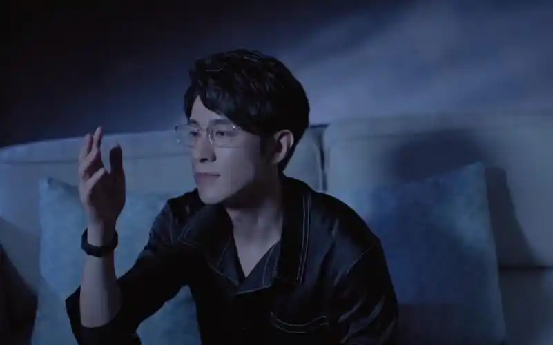 季肖冰,情窦初开的男人,翻来覆去睡不着,嘿嘿,小饼终于开窍了.