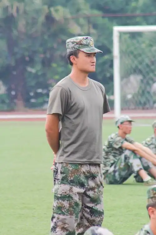 这么帅的教官不来看看