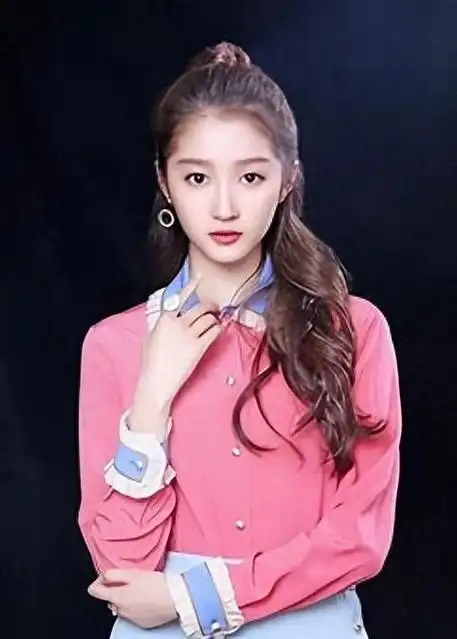 关晓彤秀新绝技 揭秘《王牌8》最要好成员|唐嫣|贾玲|沈腾|华晨宇