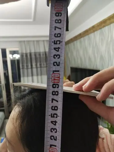 樊华——实验的目的,观察身高与脚长,实验器材,测身高用的卷尺,木板