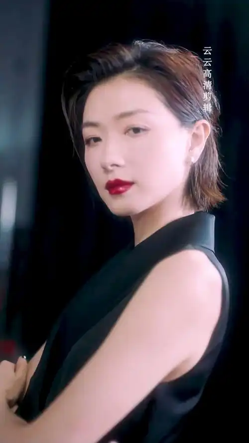 有颜值又有才的 #万茜 ,谁不喜欢呢…#人潮汹涌