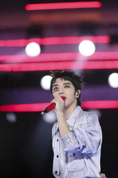 湖南卫视跨年演唱会收视扛鼎,全新姿态抢先起跑迎2021