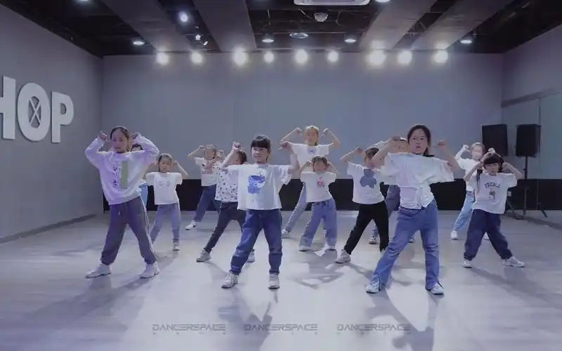 清新甜美的少儿爵士舞,热门网红舞蹈《tomboy》,郑州舞蹈暑假班