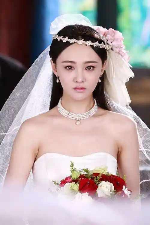 郑爽婚纱图鉴张翰青涩贾乃亮郁闷井柏然唯美他最合拍