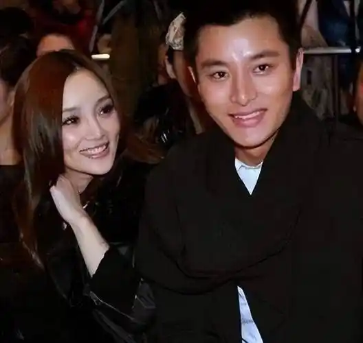 有种撒狗粮叫李小璐和王昊被公开撒狗粮的贾乃亮却换了个人