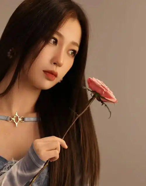 女星虞书欣时尚合集:清新明丽,公主仙女