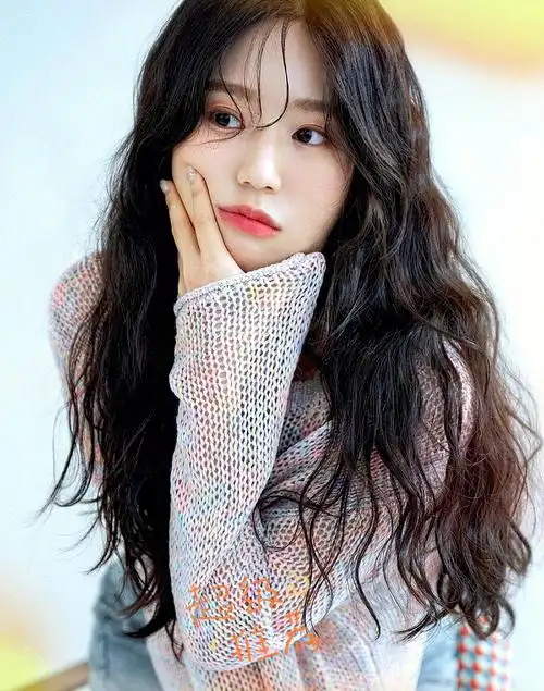 中长发女生一定要尝试的一款发型绝绝子啊