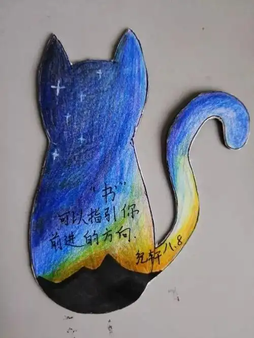 梅楠七年级9班 葛芃七年级7班 李可欣在一张张精致美观的书签制作中