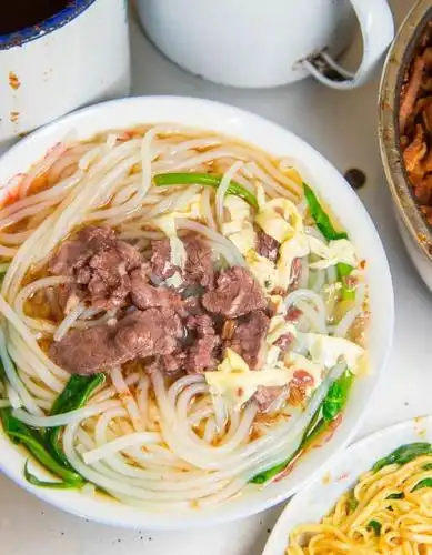 1碗清汤粉,龙兴这位阿姨煮了26年!