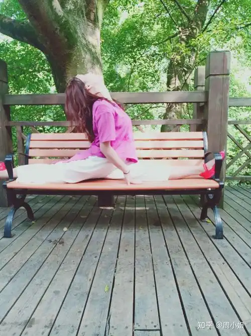 为什么女性劈腿指的是一字马很容易