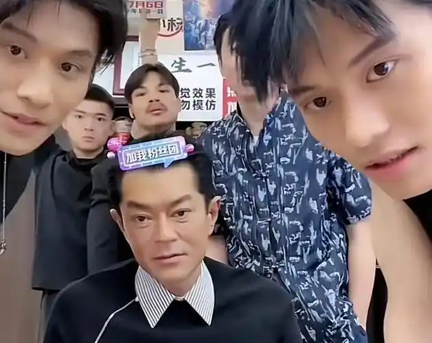 疑似医美后遗症,吊梢眉瞪眼珠还脸僵|郭富城|古天乐_新浪新闻