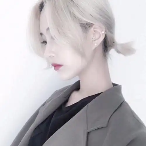 小芸朵.头像 奶奶灰.