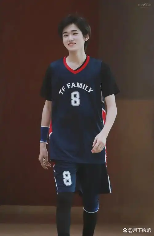 tnt时代少年团运动会打篮球图片壁纸