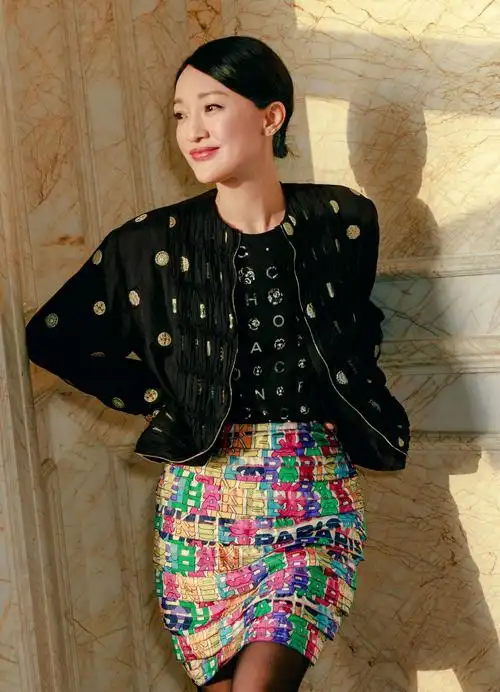 周迅in chanel / first青年电影展 这般的轻松自在……_高清图集_新浪