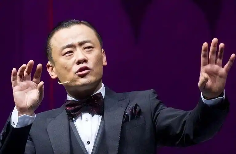 回顾胡洁从事业女强人到回归家庭她经历了什么