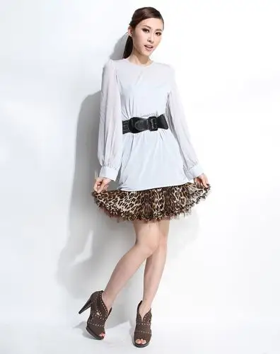 ts女装专场灰色圆领半透明泡泡长袖连衣裙