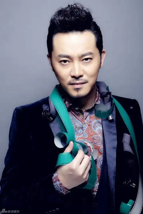 组图:沙溢秋装冷调写真曝光 演绎质感型男风尚