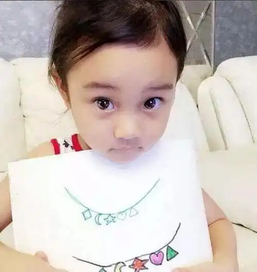 李小璐7岁女儿和杨幂5岁女儿差距太大了小糯米才是真公主啊