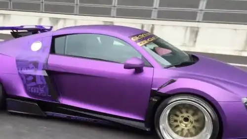 冲击的视觉特效 实拍改装版奥迪r8