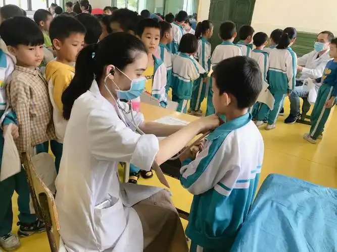 体检为我护航 健康与我相伴——儋州市那大第一小学雅拉校区学生体检
