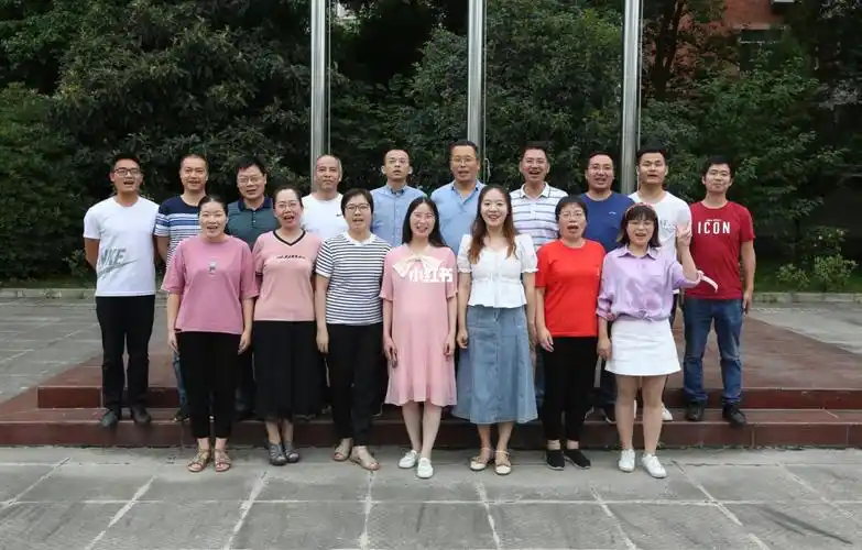 全体初三老师大合影