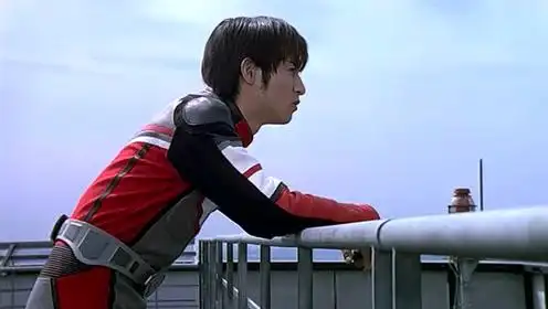 戴拿奥特曼 超级胜利队队长好像知道飞鸟就是戴拿奥特曼