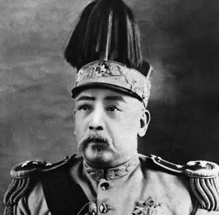 溥仪退位后袁世凯每年给他400万银元放现在是多少他够花吗