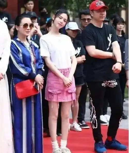 回顾脸与身高不配的6位女星看脸1米5看腿1米7长相太压个子了