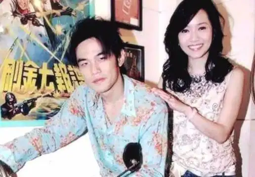 侯佩岑周杰伦交往几年,周杰伦出道时多少岁