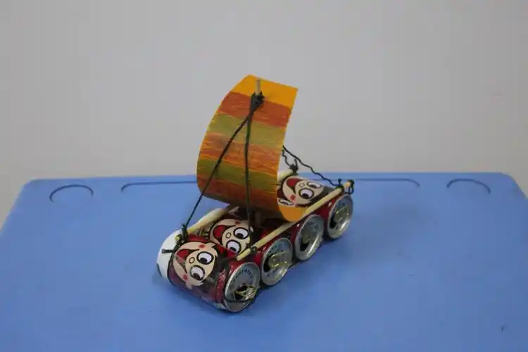 蚌埠八中小学部举行"变废为宝·创意无限"主题环保手工制作活动 - 美