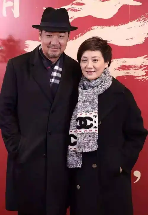 选择净身出户,最终如愿以偿的组建了家庭,可张国立答应前妻,一辈子都