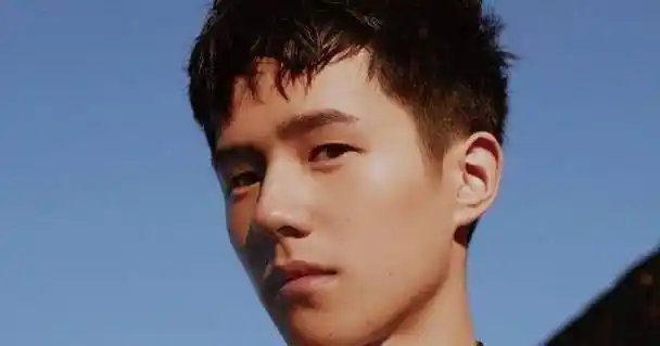 陈飞宇现身北电考场这些备受瞩目的小男神很难让人不喜欢吧