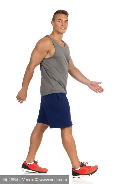 穿着运动服的步行运动员
