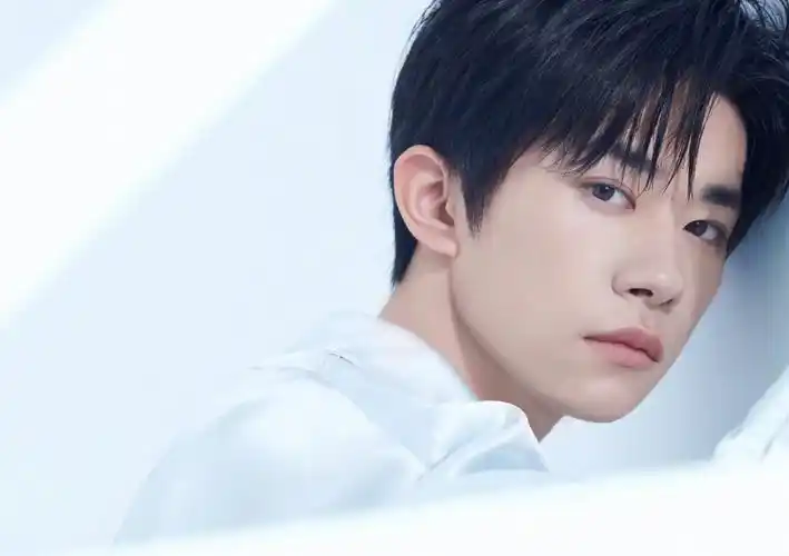 > tfboys七周年演唱会帅气海报图片(4/4)tfboys相关图片 推荐壁纸 本