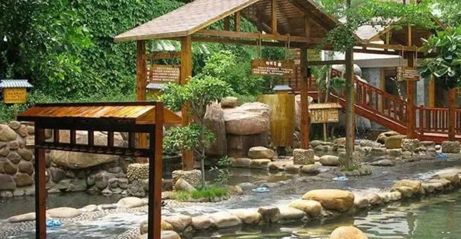 中山泉眼温泉, 温泉占地10000多平方米,坐落于中山三乡泉眼村.