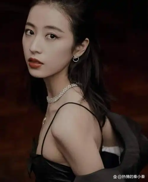 29岁周雨彤,饱满性感女人味十足!