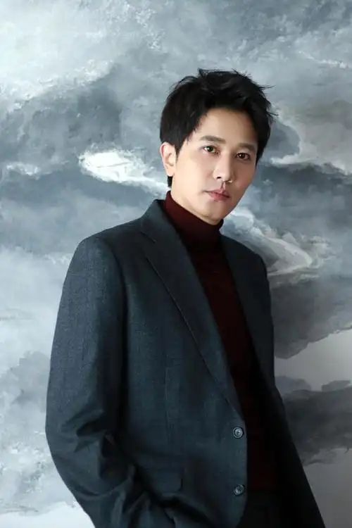 彭冠英帅气有型写真图片25