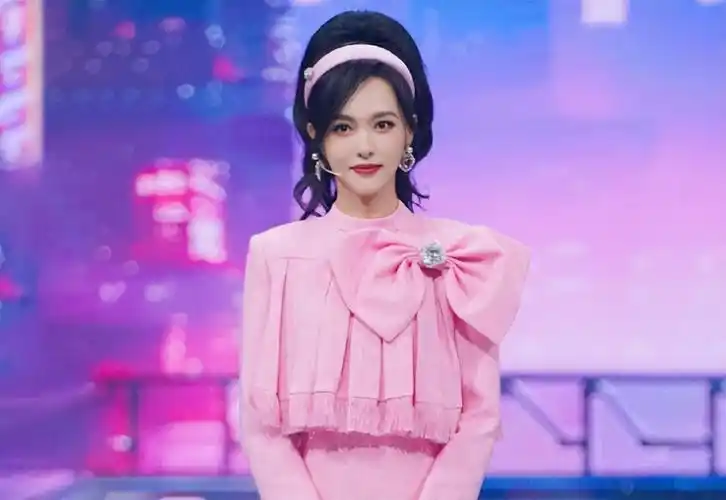 《王牌对王牌》大爆,离开贾玲后,两大女神唐嫣与关晓彤撑起笑点-腾讯