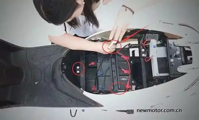 干货小姐姐手把手教你如何装电池