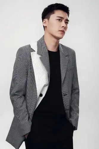 摄影师分享李易峰奥迪宣传照霸气李总精英感十足